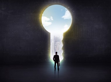 işadamı büyük bir anahtar arıyorum 