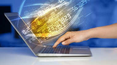 Modern defter üzerinde gelen sayı teknoloji veri ile yazarak adam