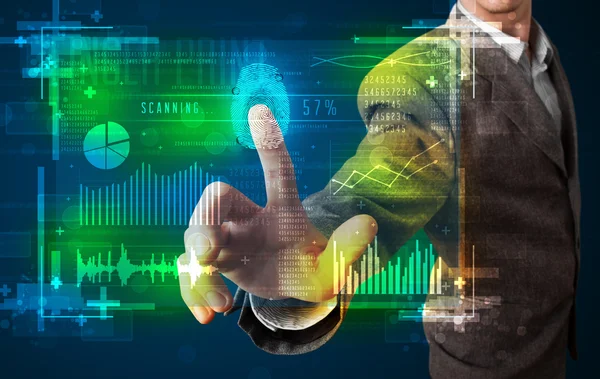 Jungunternehmer drückt mit Finger auf modernes Technologie-Panel — Stockfoto