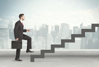 İş kişi önünde bir merdiven