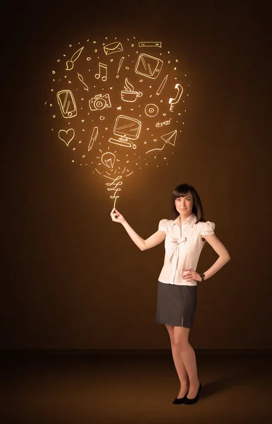 Femme d'affaires avec un ballon de médias sociaux — Photo