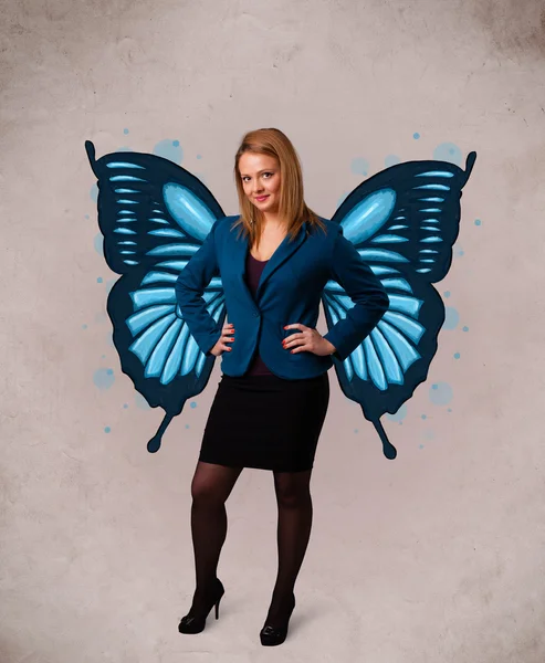 Giovane ragazza con farfalla illustrazione blu sul retro — Foto Stock