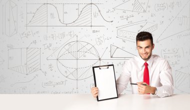 İş hesaplamaları geçmişi olan bir iş adamı