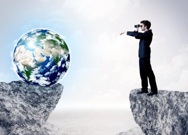 İşadamı küre rock dağda