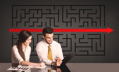 iş çift arka planda çözülen bir bulmaca ile