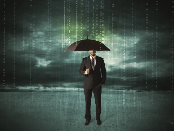 Homem de negócios com conceito de proteção de dados guarda-chuva — Fotografia de Stock