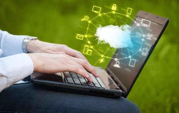 Hand working with a Cloud Computing diagram — Stock Photo, Image