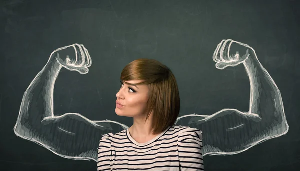 Vrouw met getekende sterke en gespierde armen — Stockfoto