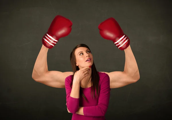 Braços boxeadores fortes e musculados — Fotografia de Stock