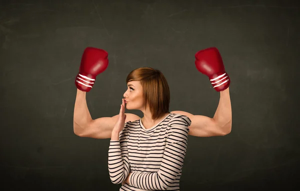 Silný a svalnatý boxer zbraně — Stock fotografie