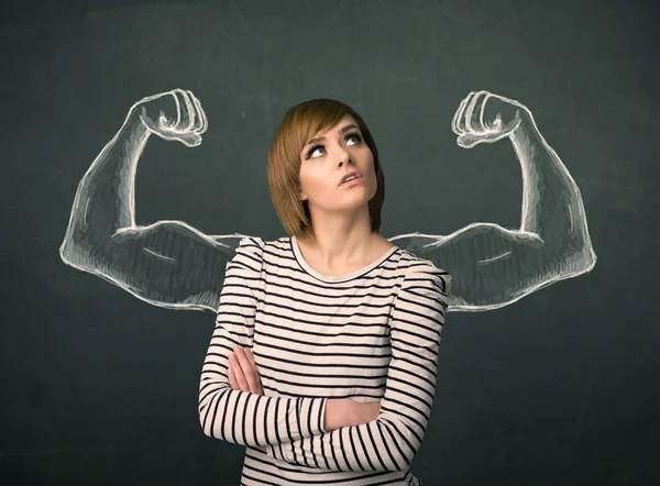 Vrouw met getekende sterke en gespierde armen — Stockfoto