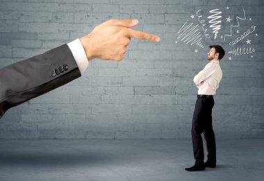 Profesyonel olmayan satıcı ateş olmak