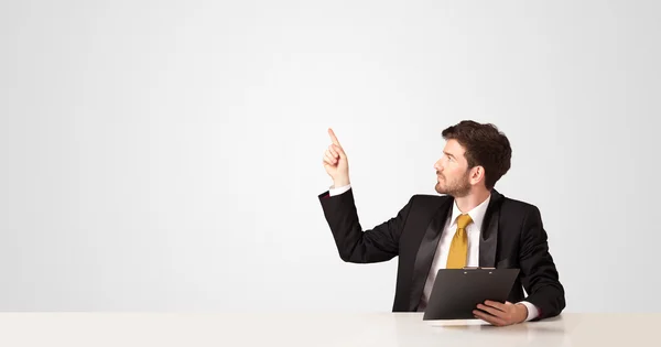 Hombre de negocios con fondo blanco —  Fotos de Stock