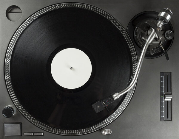Giradiscos tocando vinilo de cerca con aguja en el disco — Foto de Stock