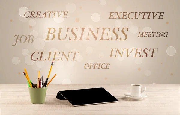 Business office skrivbord med skrivbord på vägg — Stockfoto