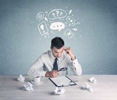 Şüpheli ve kafası karışık bir iş adamı