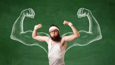 Sıska genç adam çalışıyor.