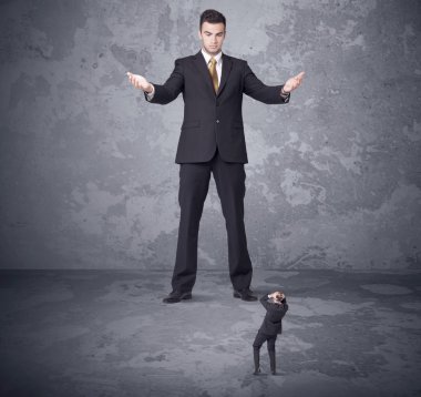 Büyük patron küçük iş arkadaşı arıyorum