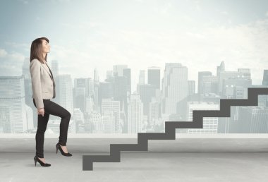 İş kişi önünde bir merdiven