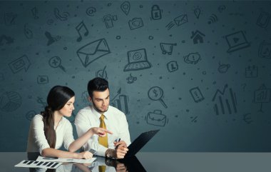 medya simgeleri arka plan ile iş Çift