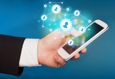 Smartphone, sosyal ağ kavramı işaret parmak