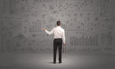 Satıcı iş çizelgeleri duvar ile