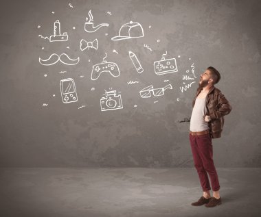 Komik hippi adam çizilmiş şeyler bağırıyor.