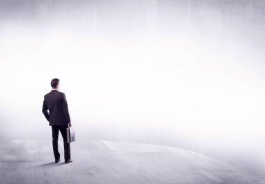 Dikiz duran iş kişi