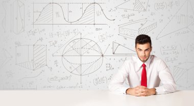 İş hesaplamaları geçmişi olan bir iş adamı