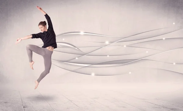 Bailarina de ballet interpretando danza moderna con líneas abstractas — Foto de Stock