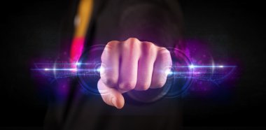 İş adamı gelecekteki teknoloji veri ağı tutuyor 