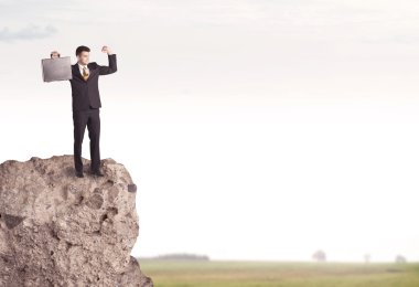 Cliff ülkenin üzerinde mutlu satıcı