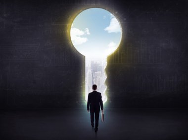 işadamı büyük bir anahtar arıyorum 