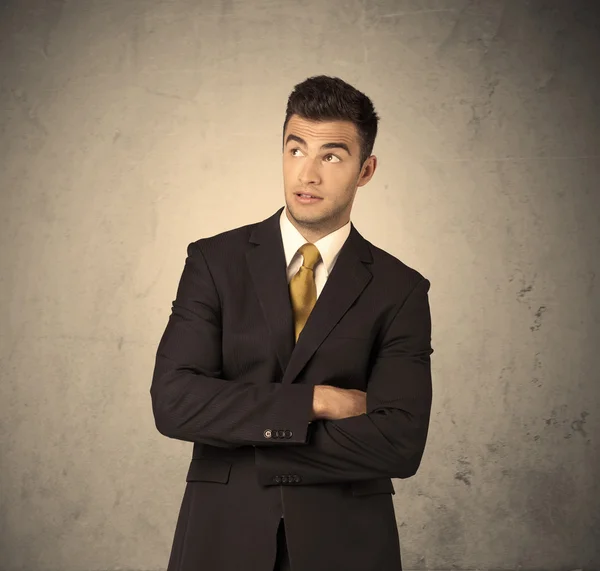 Trabajador de ventas haciendo expresiones faciales — Foto de Stock