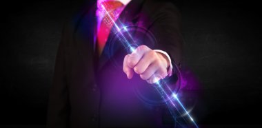 İş adamı gelecekteki teknoloji veri ağı tutuyor 