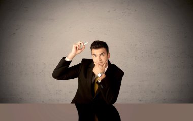 Boş alanda zarif bir insan çizimi