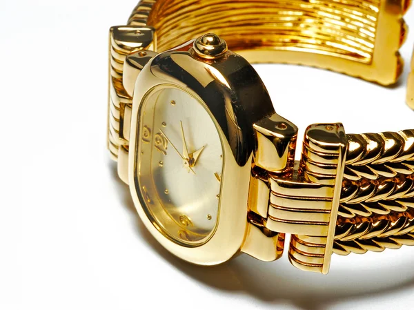 Gold ladies armbandsur — Stockfoto