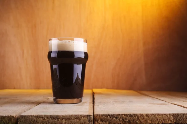 Pint beer glass — Stock Photo, Image
