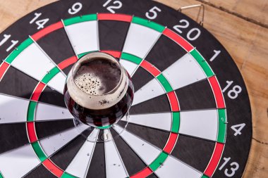 Karanlık ale ve Dart