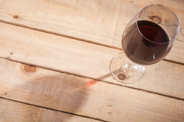 Вино и тень — стоковое фото