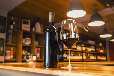 Barda kırmızı şarap