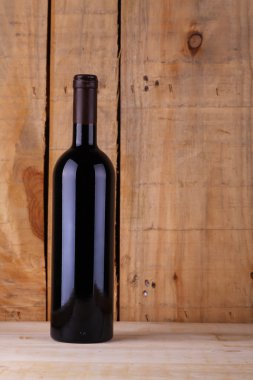 Ahşap şarap şişesi