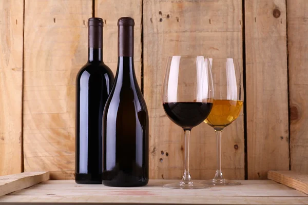 Wine on wood — Stock Photo, Image