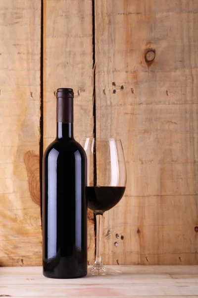 Wine on wood — Stock Photo, Image