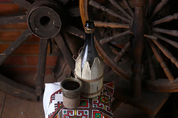 Традиционная бутылка вина — стоковое фото