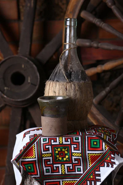 Traditionele fles wijn — Stockfoto