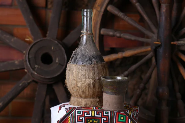 Bouteille traditionnelle de vin — Photo