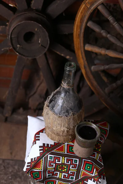 Traditionele fles wijn — Stockfoto