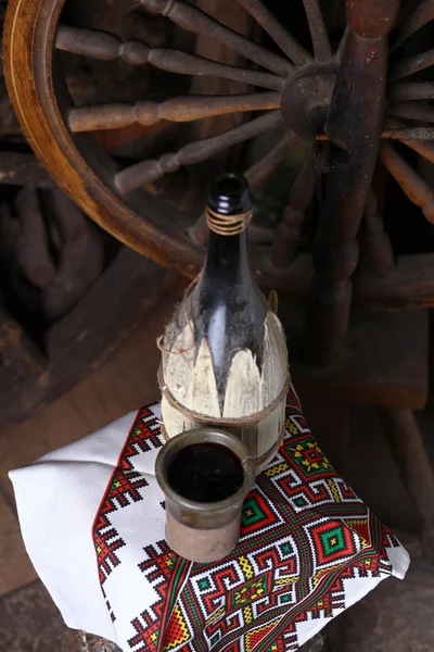 Traditionele fles wijn — Stockfoto