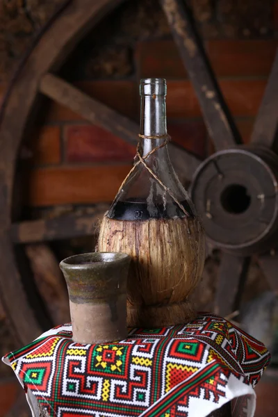 Bouteille traditionnelle de vin — Photo